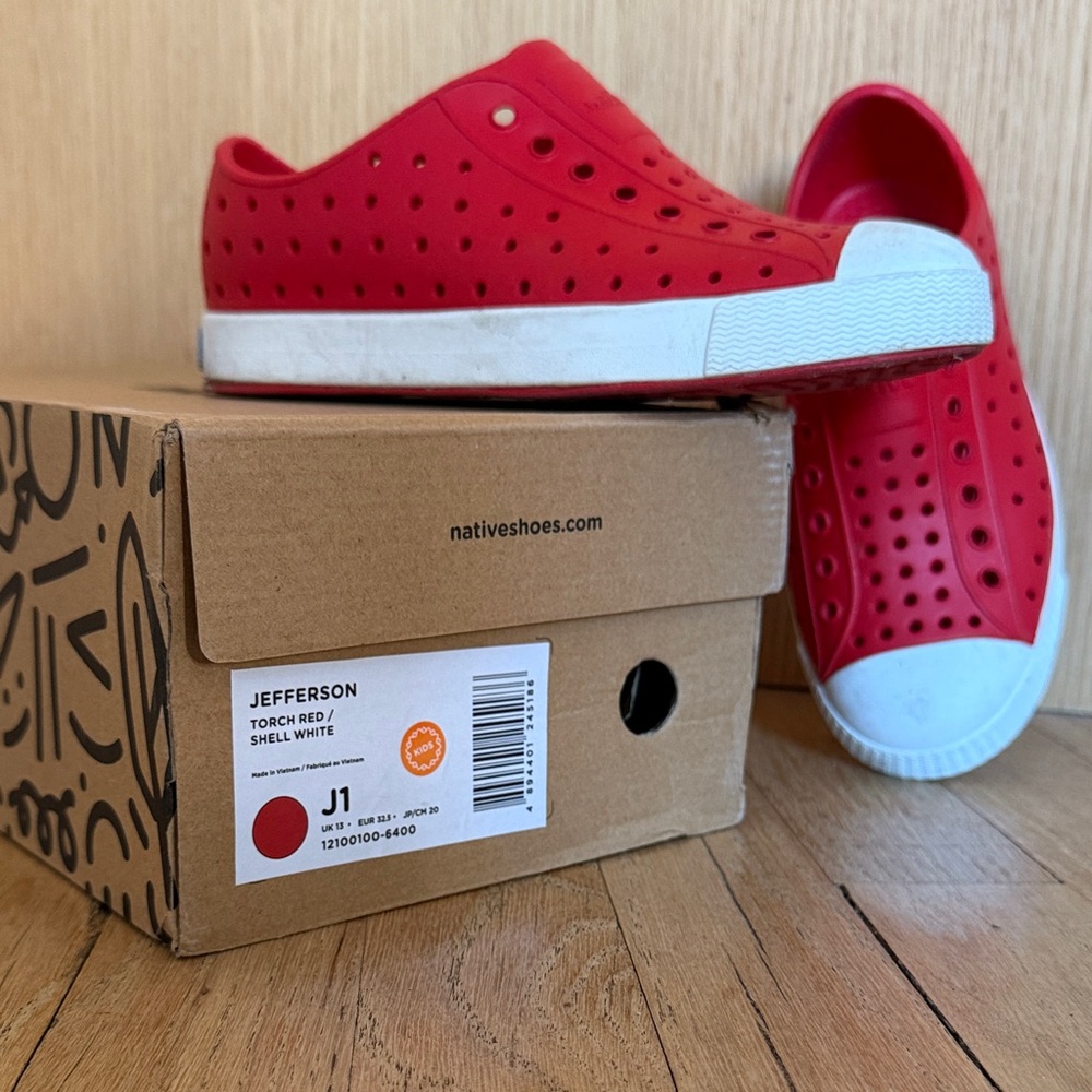 Native Kids Sneakers in Torch Red and White
